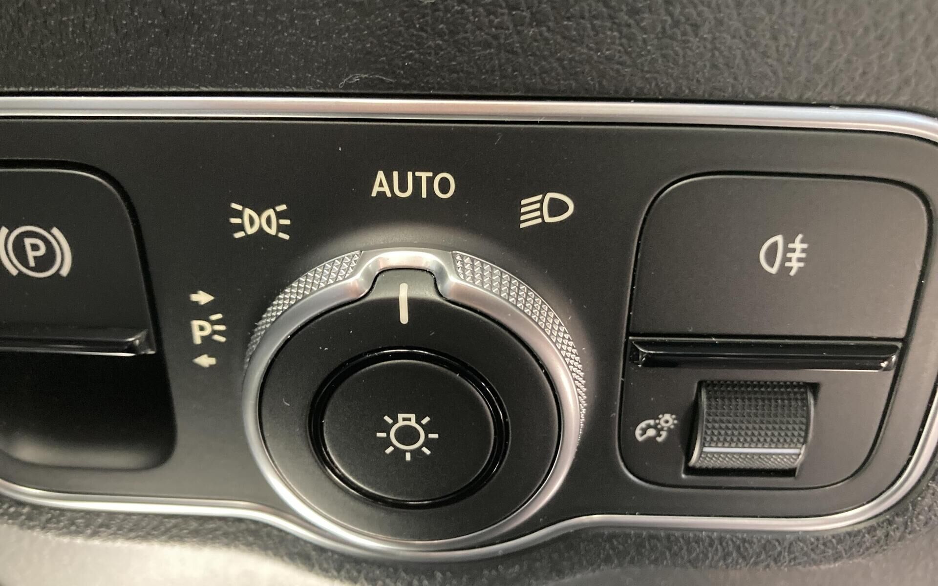 Hvid Mercedes EQA 250+ fra 2023