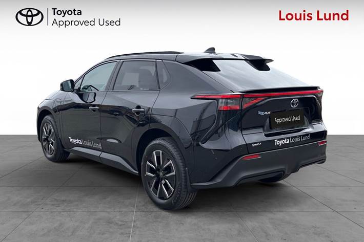 Sort Toyota BZ4X fra 2026