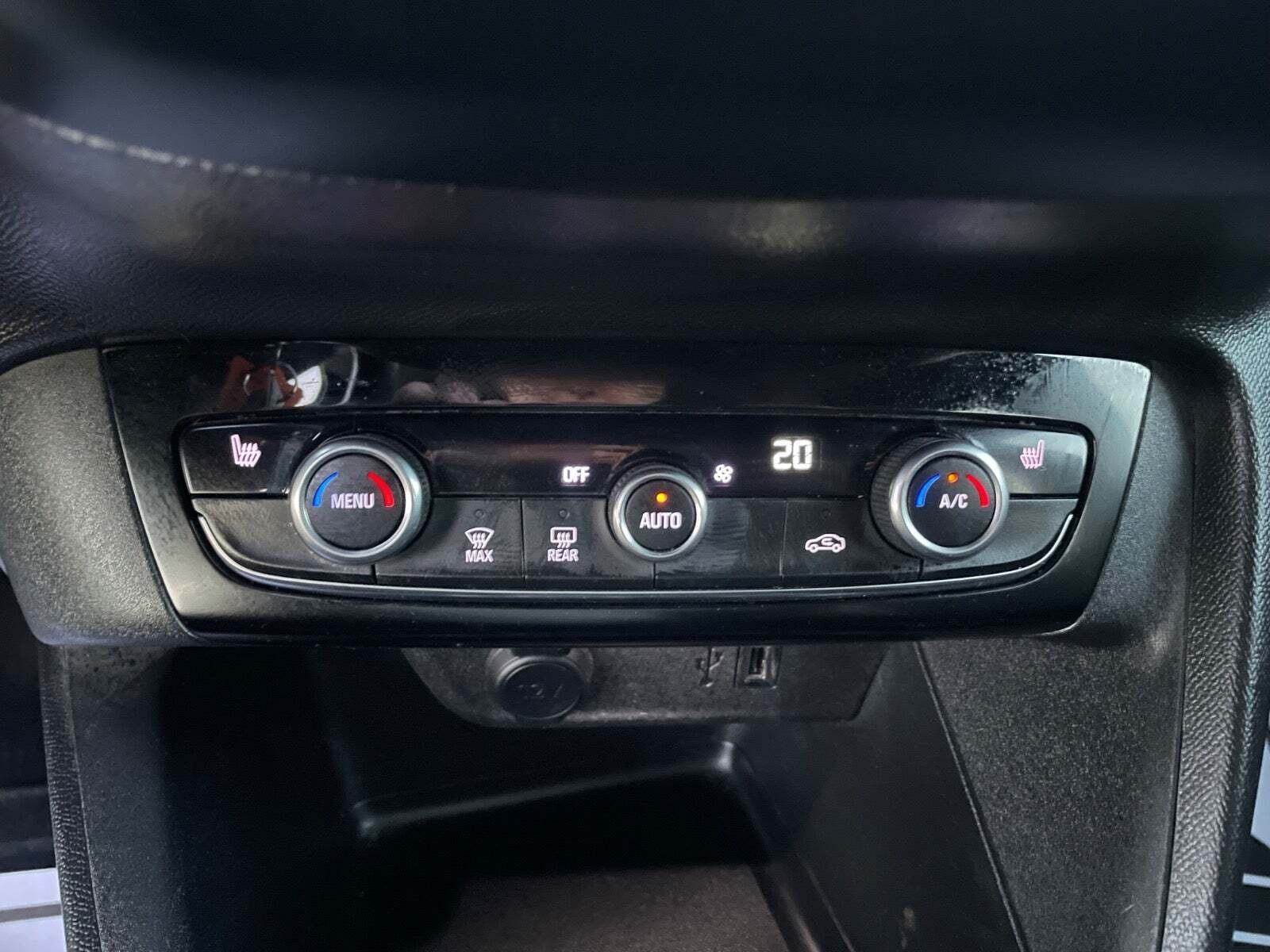 Grøn Opel Corsa fra 2020