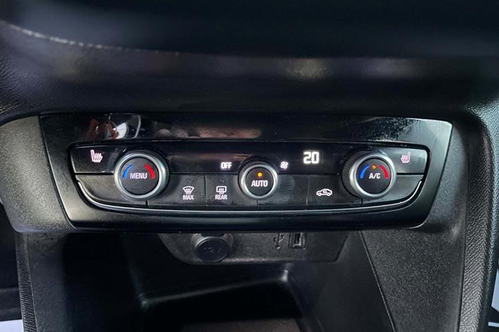 Grøn Opel Corsa fra 2020