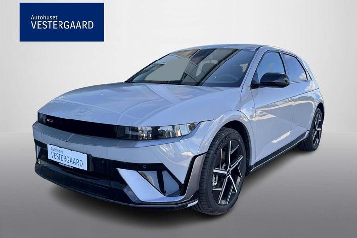 Grå Hyundai Ioniq 5 fra 2025 set udefra