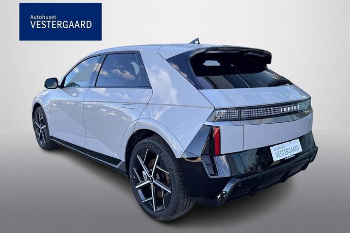 Grå Hyundai Ioniq 5 fra 2025