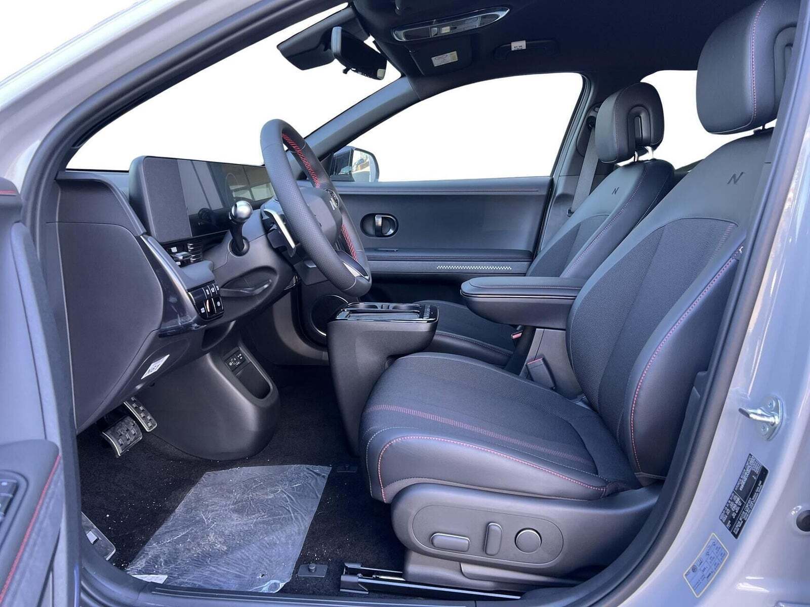 Grå Hyundai Ioniq 5 fra 2025