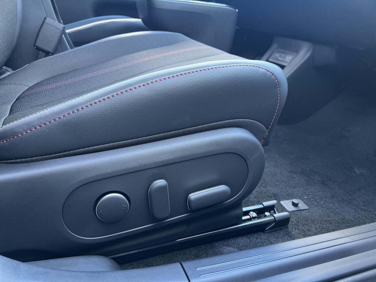 Grå Hyundai Ioniq 5 fra 2025