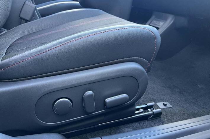 Grå Hyundai Ioniq 5 fra 2025