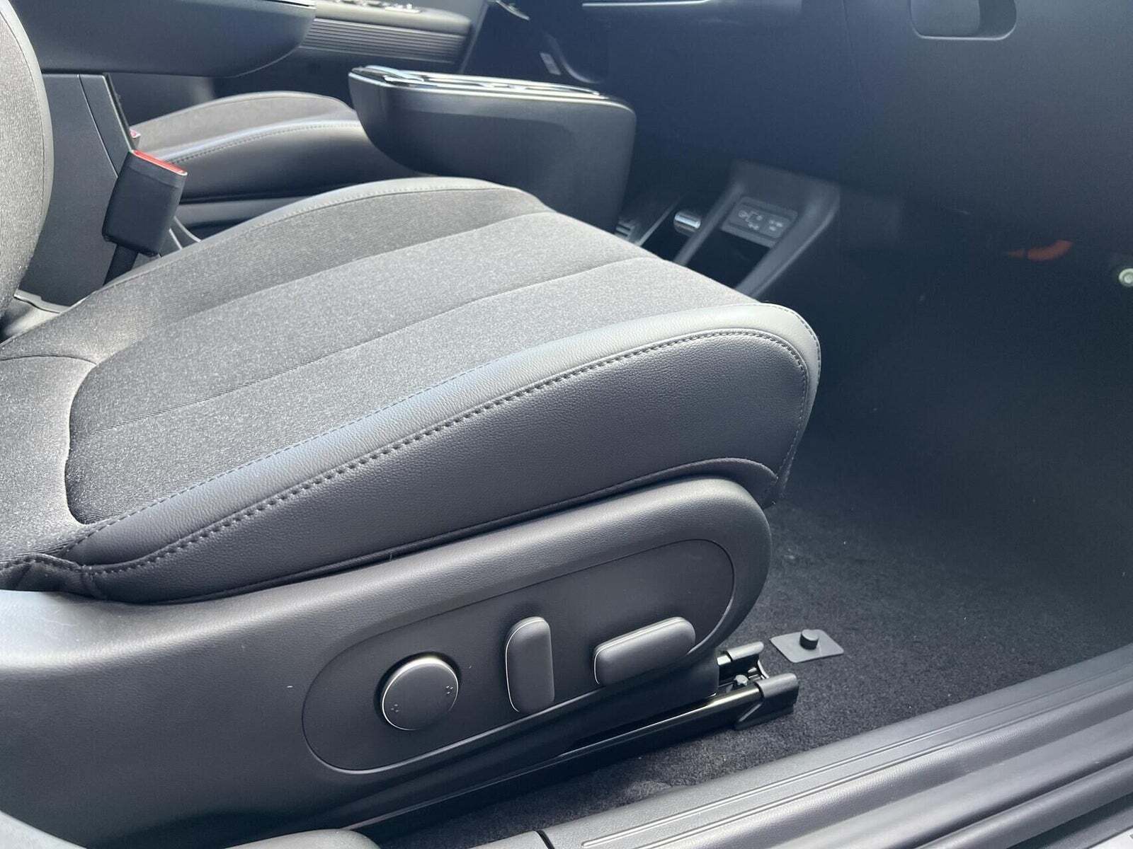 Blå Hyundai Ioniq 5 fra 2025