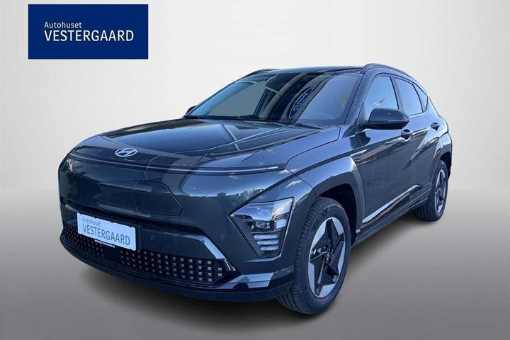 Grøn Hyundai Kona fra 2025 set udefra