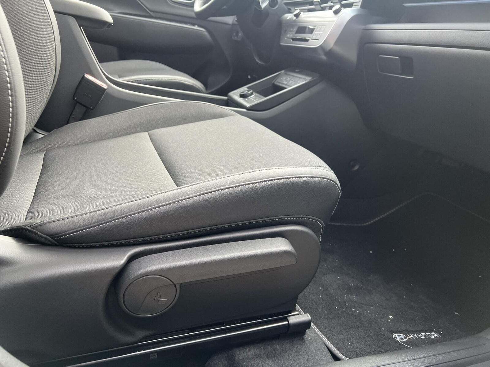 Hvid Hyundai Kona fra 2025