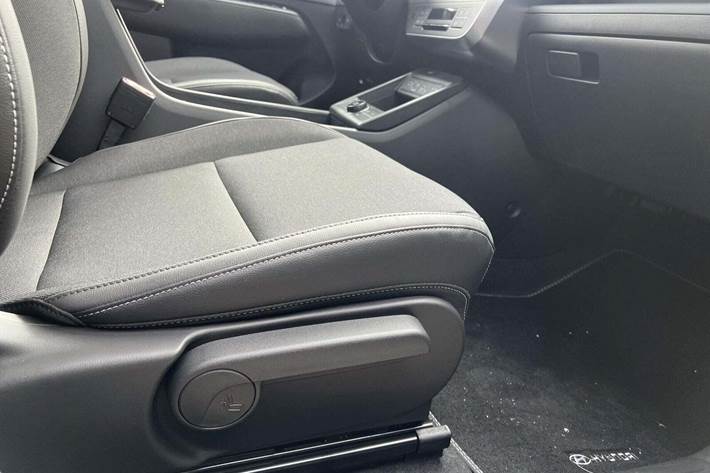 Hvid Hyundai Kona fra 2025