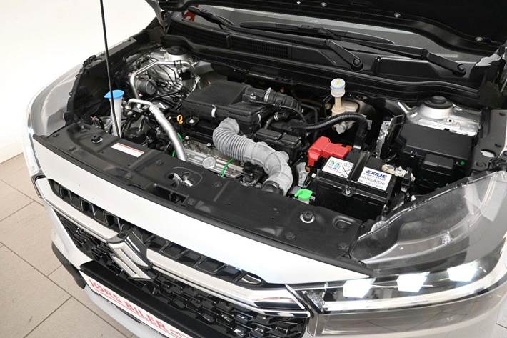 Sølv Suzuki S-Cross fra 2022