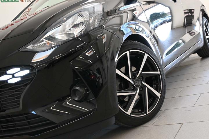Sort Hyundai i10 fra 2024
