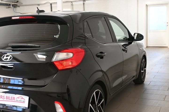 Sort Hyundai i10 fra 2024
