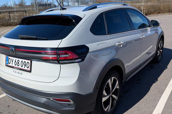 Grå VW Taigo fra 2022