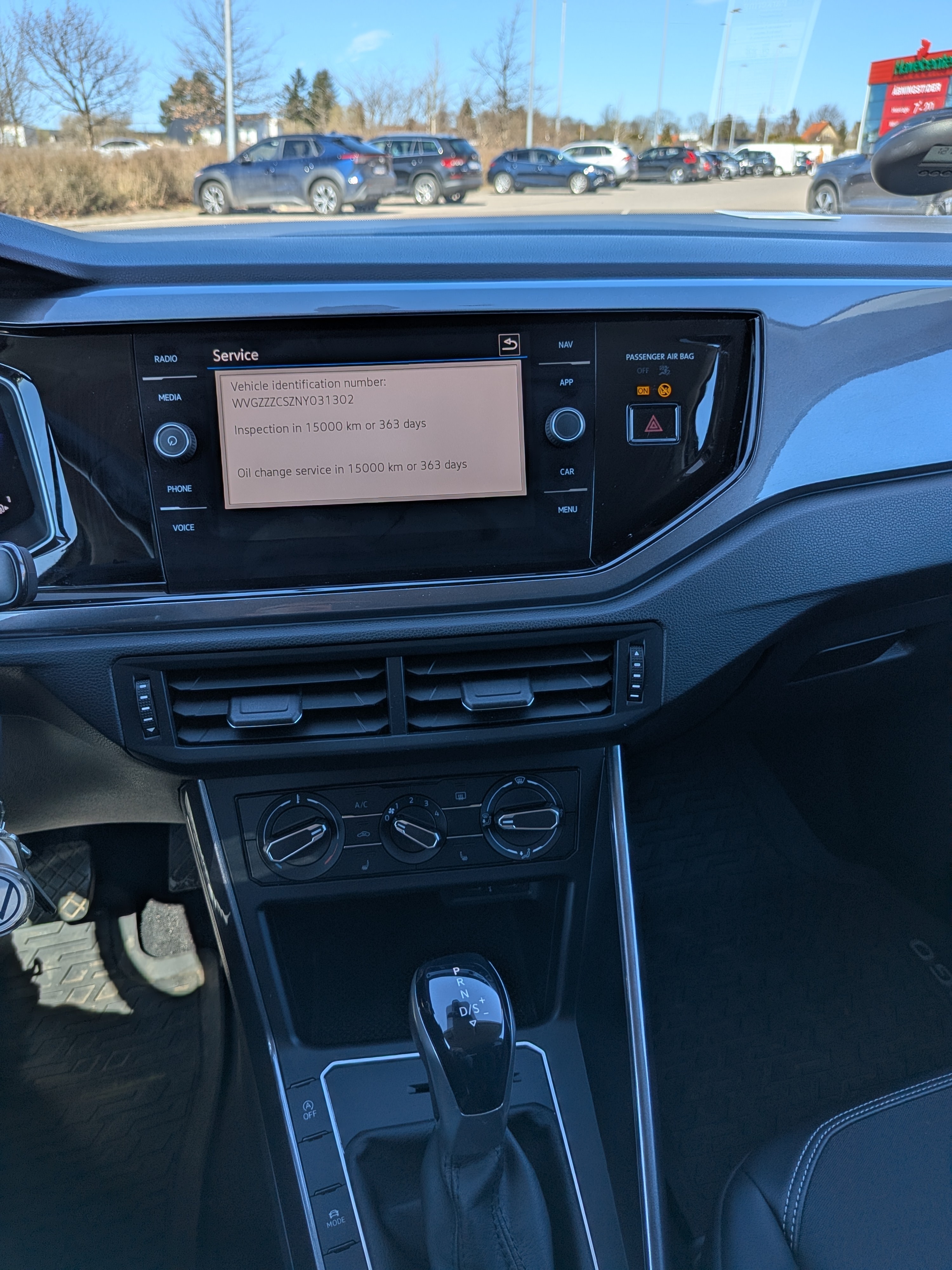 Grå VW Taigo fra 2022