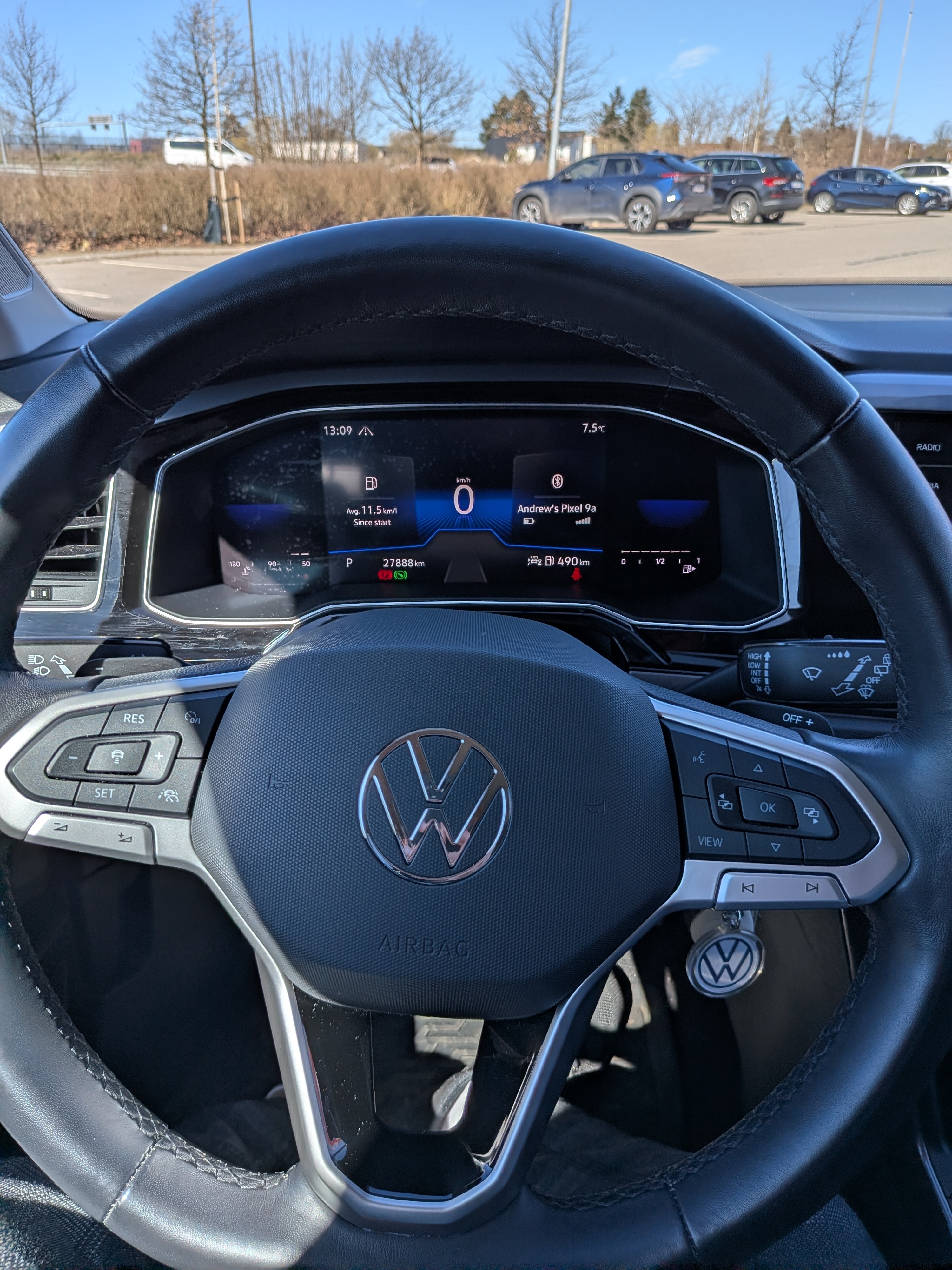 Grå VW Taigo fra 2022