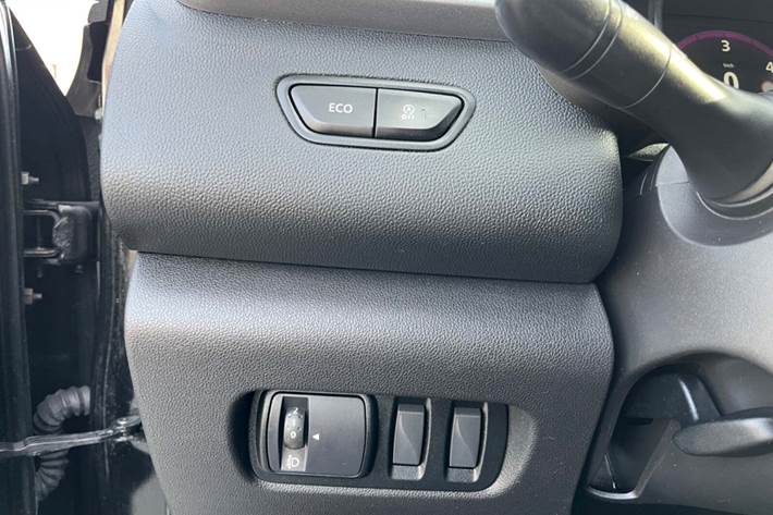 Sort Renault Kadjar fra 2015