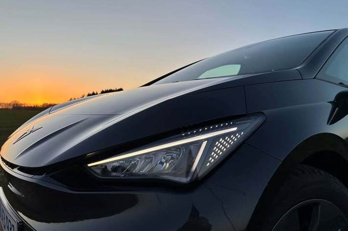 Grå Cupra Born fra 2023