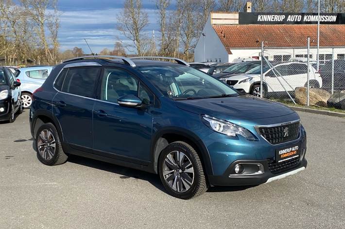 Grøn Peugeot 2008 fra 2018