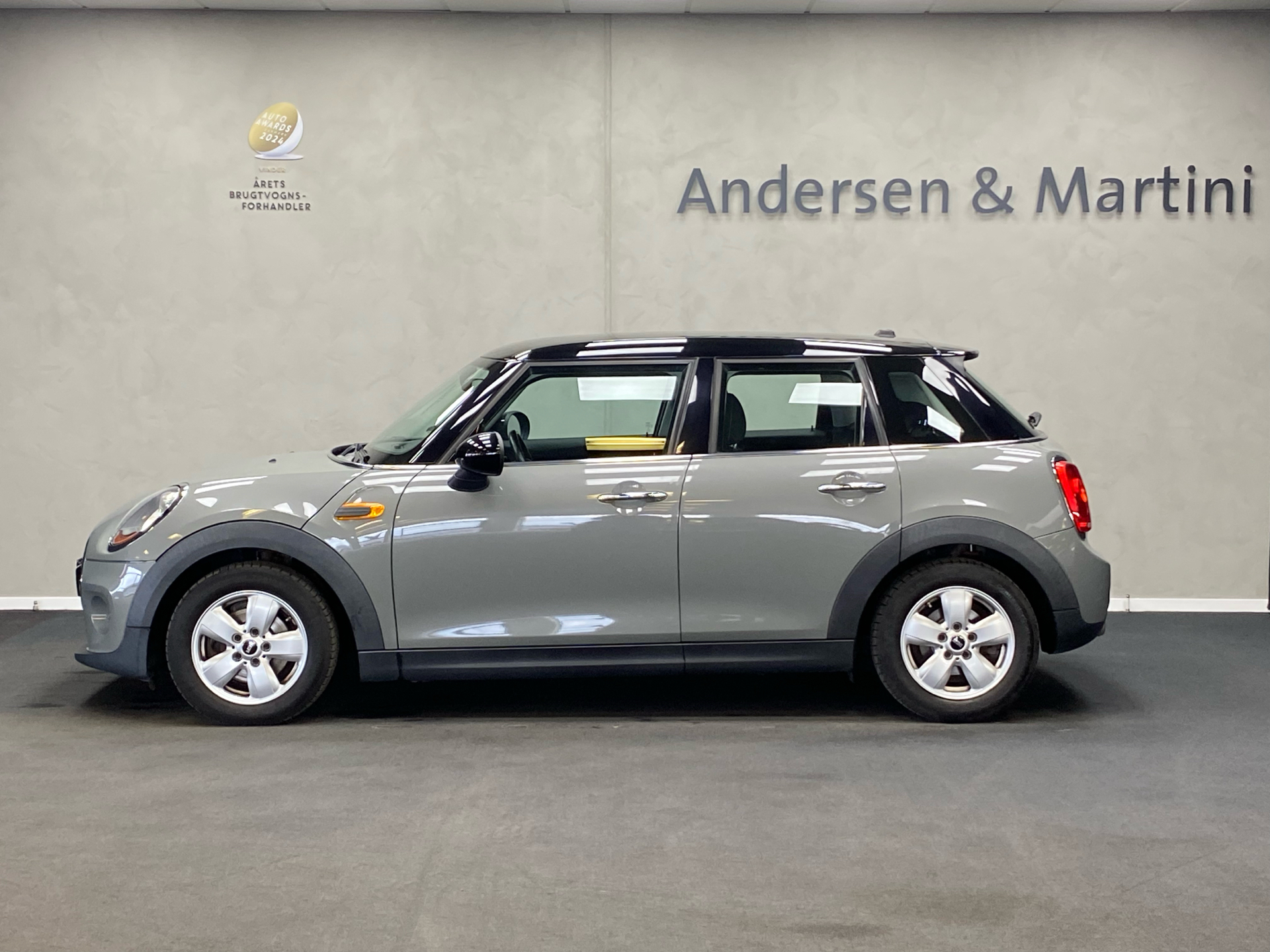Grå Mini Cooper fra 2014