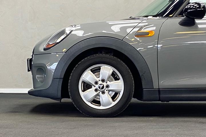 Grå Mini Cooper fra 2014