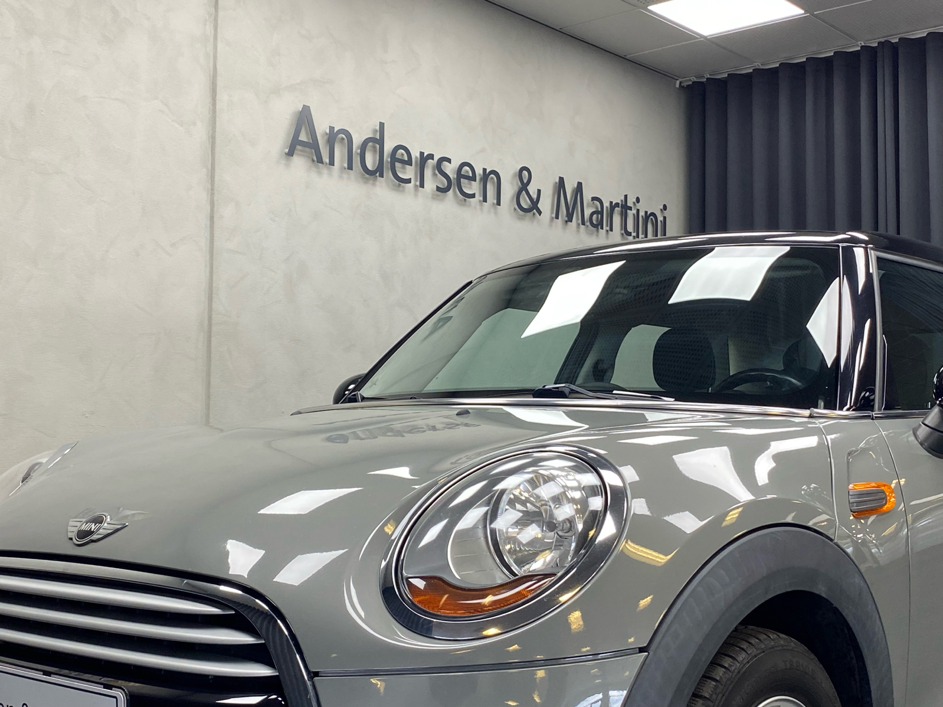 Grå Mini Cooper fra 2014