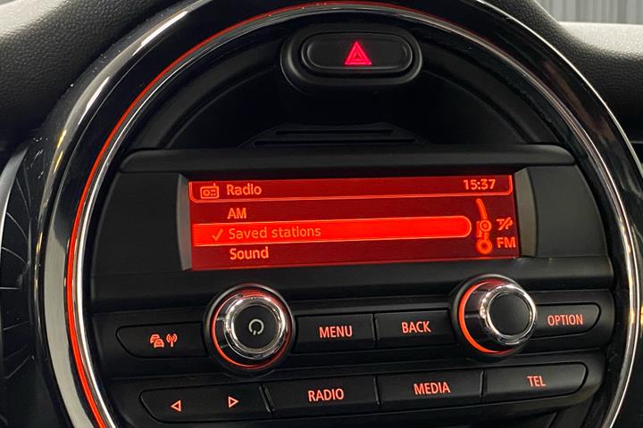 Grå Mini Cooper fra 2014
