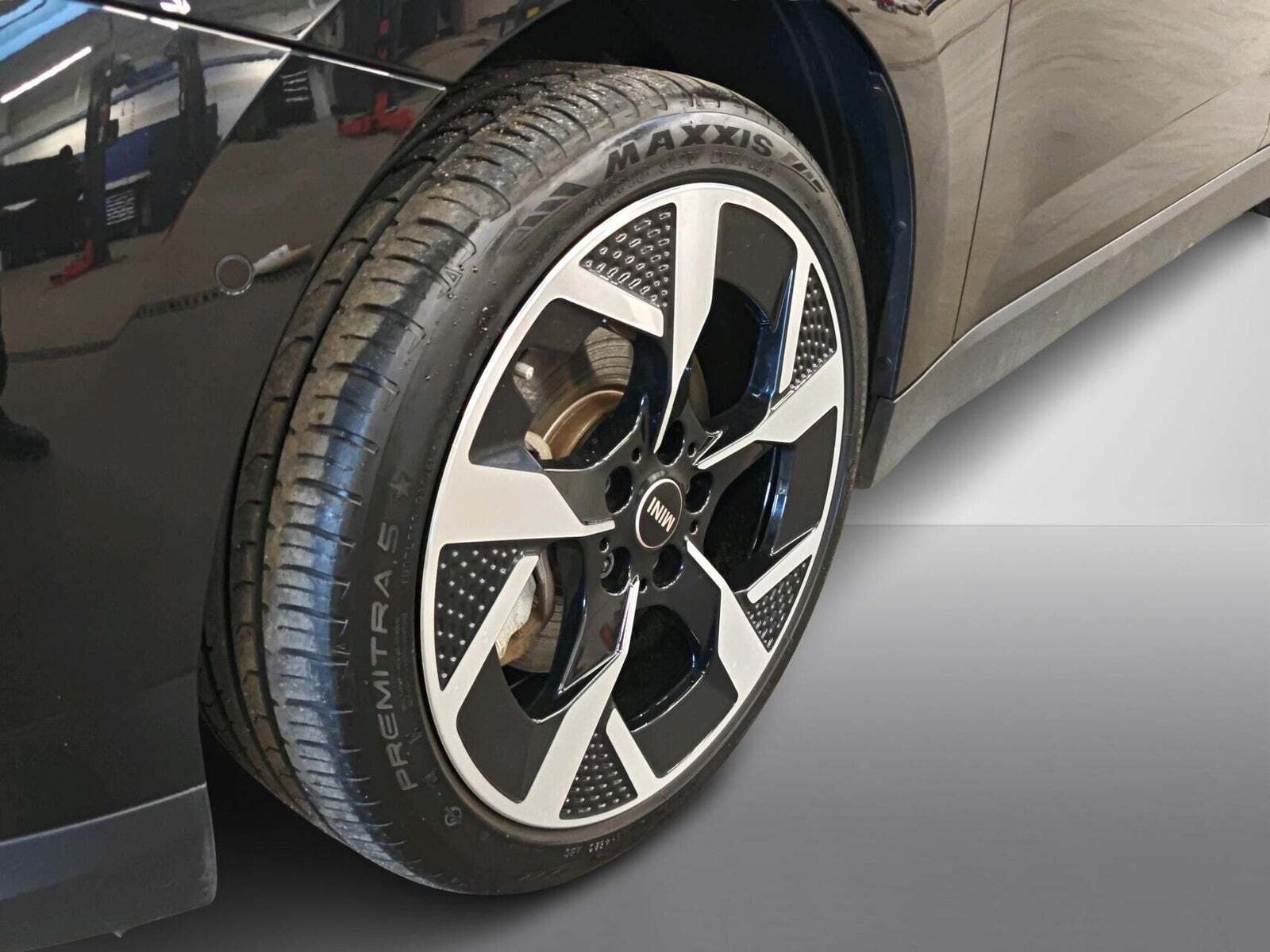 Sort Mini Cooper SE fra 2024