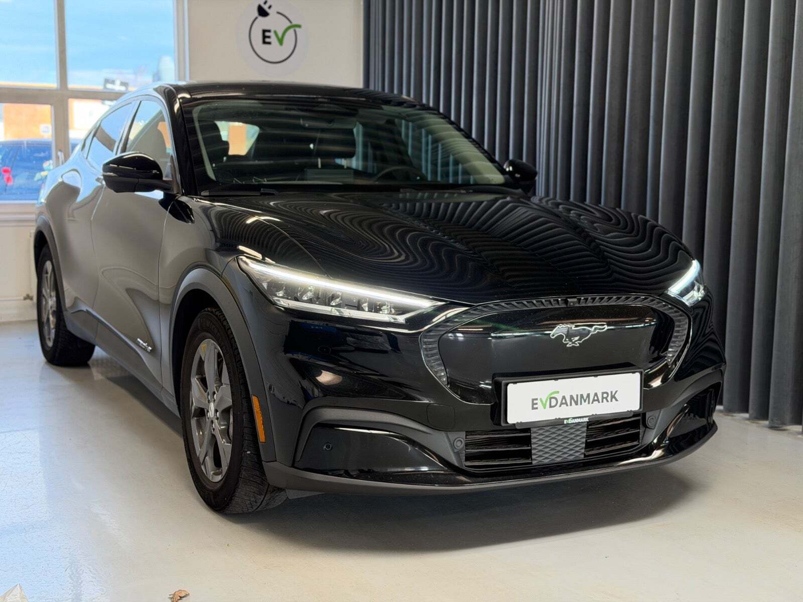 Ford Mustang Mach-E 68 Standard Range