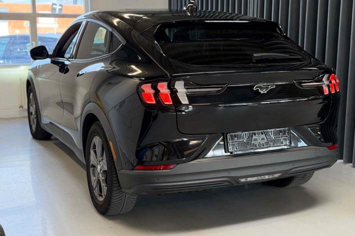 Sort Ford Mustang Mach-E fra 2021