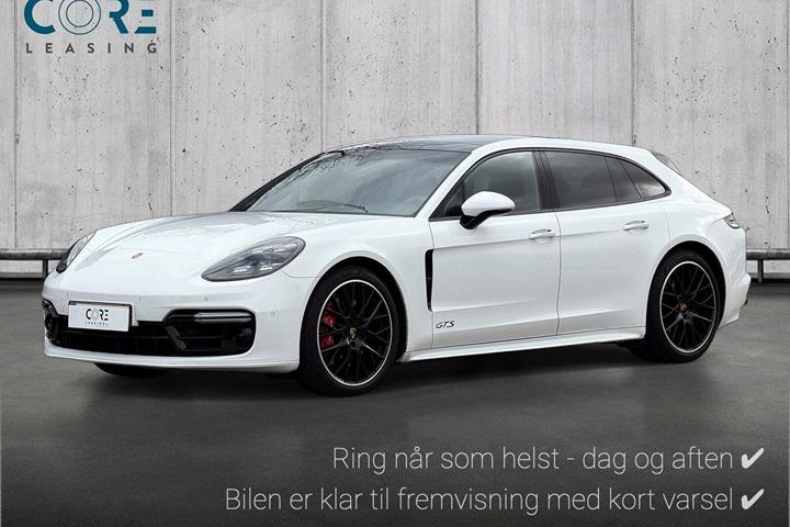 Hvid Porsche Panamera GTS fra 2020 set udefra