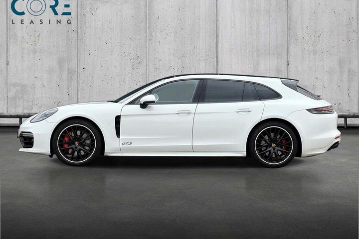Hvid Porsche Panamera GTS fra 2020