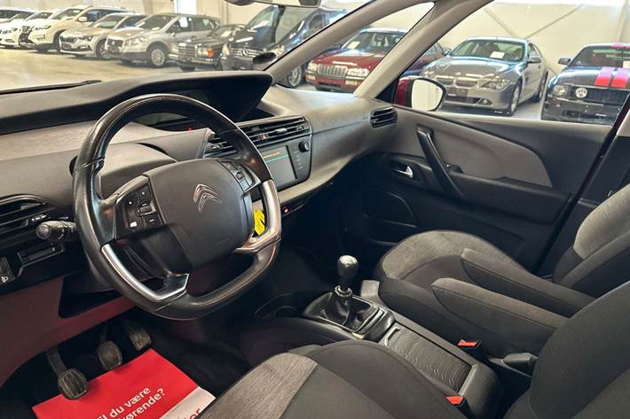 Rød Citroën Grand C4 Picasso fra 2018