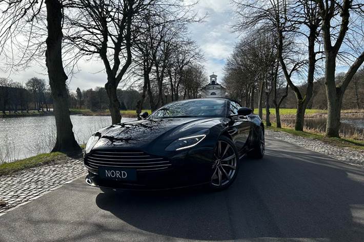 Sort Aston Martin DB11 fra 2018