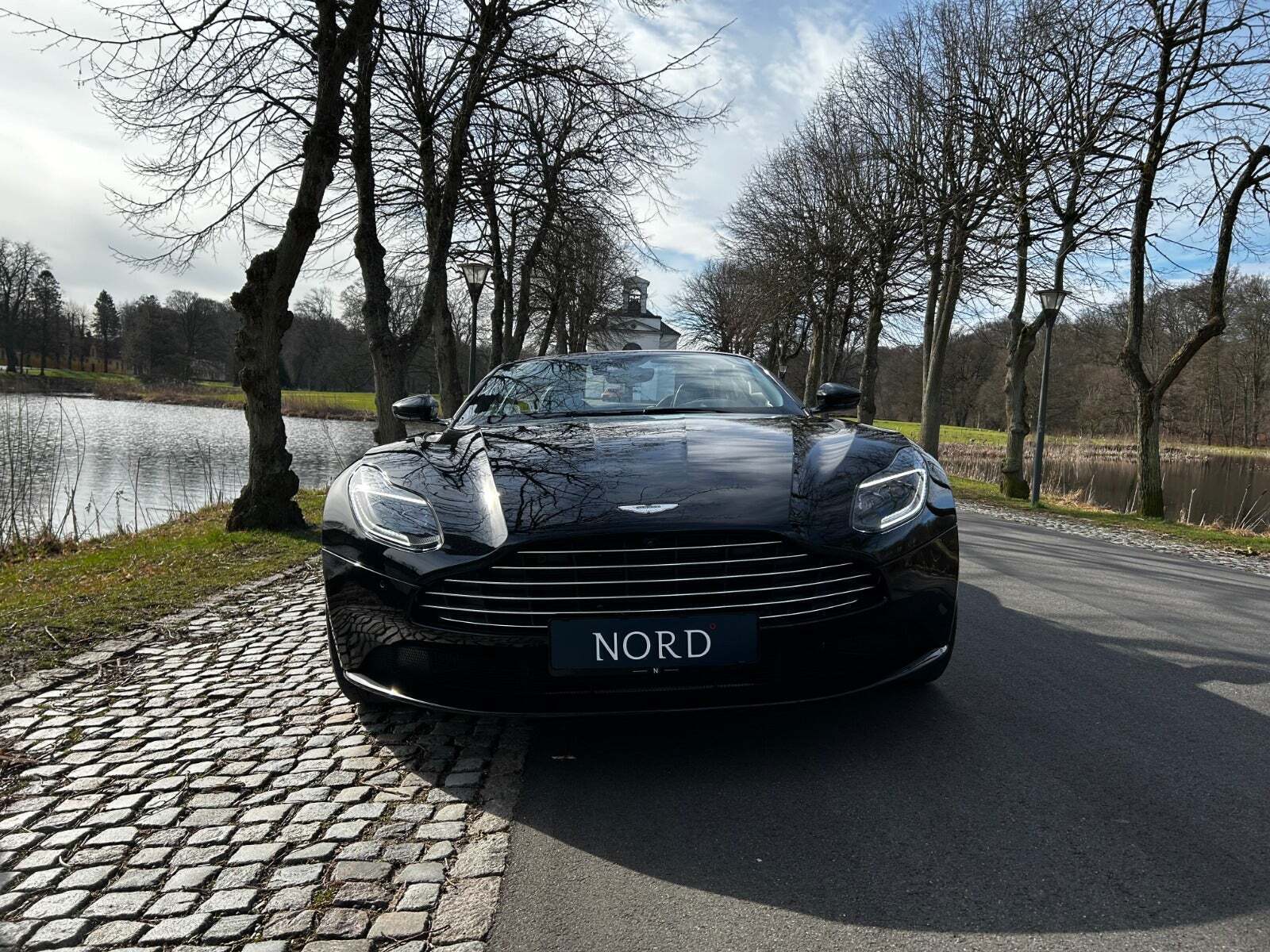 Aston Martin DB11 4,0 V8 Volante aut.