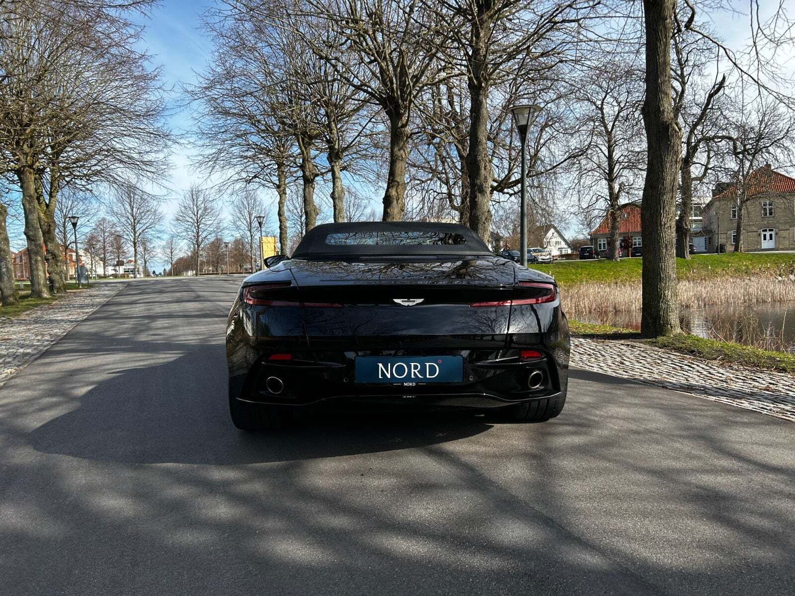 Aston Martin DB11 4,0 V8 Volante aut.