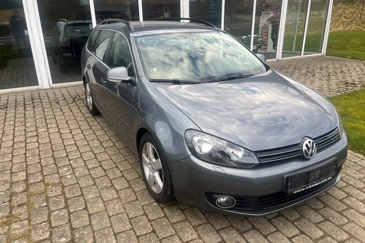 Grå VW Golf VI fra 2010