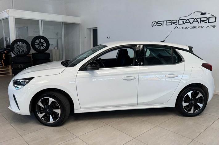 Hvid Opel Corsa-e fra 2023