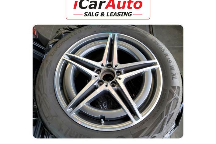 Sort Mercedes EQC400 fra 2023