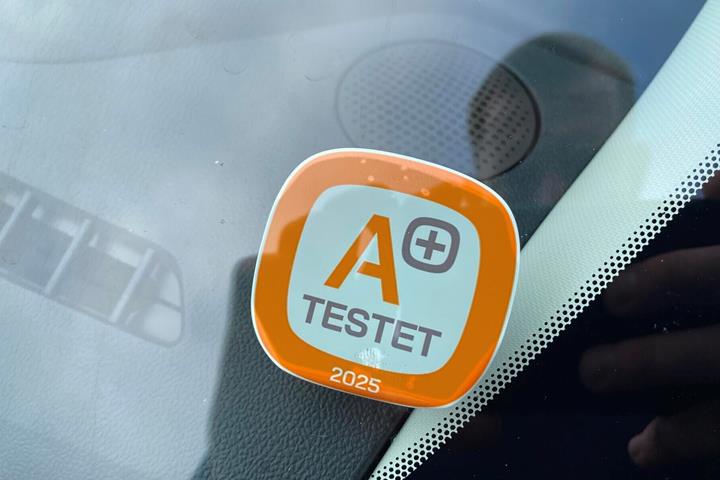 Blå Ford Kuga fra 2021