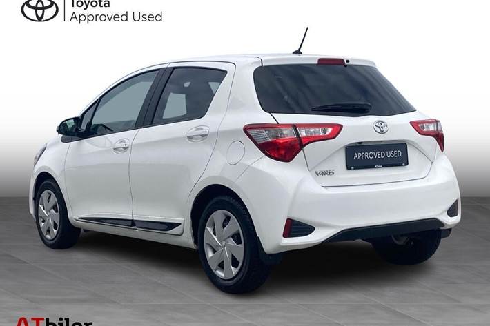 Hvid Toyota Yaris fra 2018