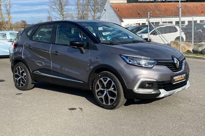 Grå Renault Captur fra 2018