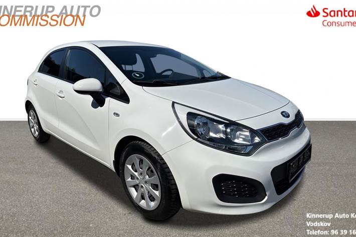 Hvid Kia Rio fra 2014