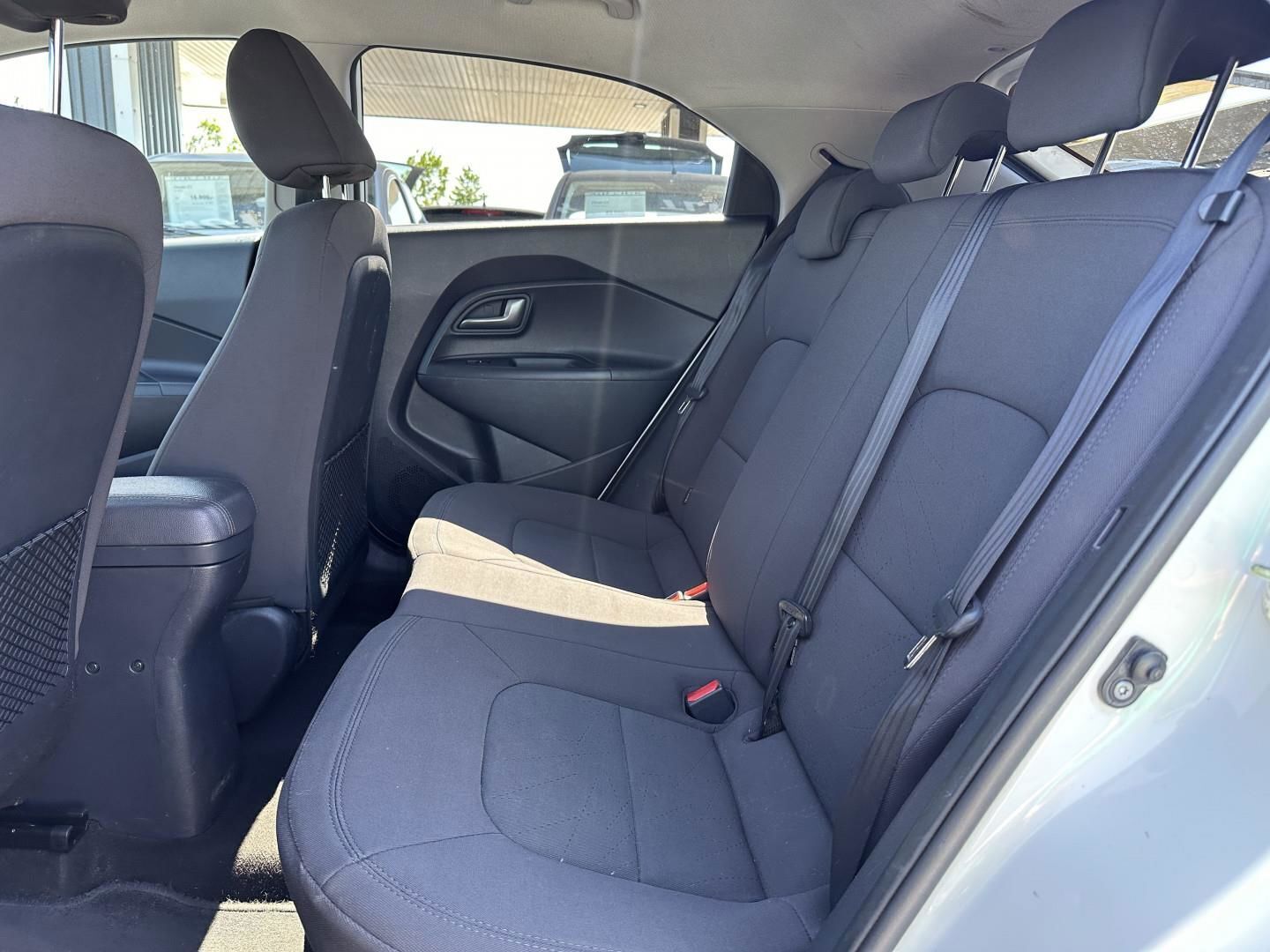 Hvid Kia Rio fra 2014