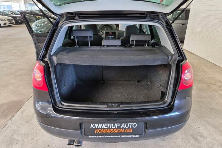 Sort VW Golf fra 2008