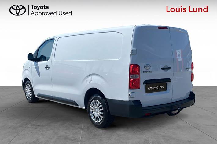 Hvid Toyota ProAce fra 2023