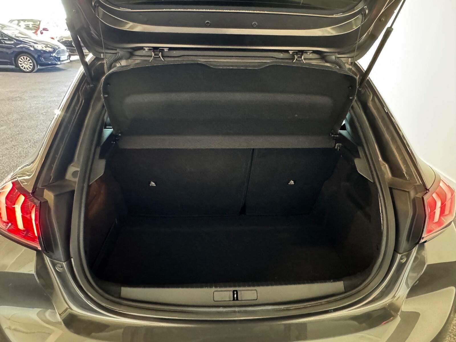 Peugeot 208 1,2 PureTech 100 Selection Sport