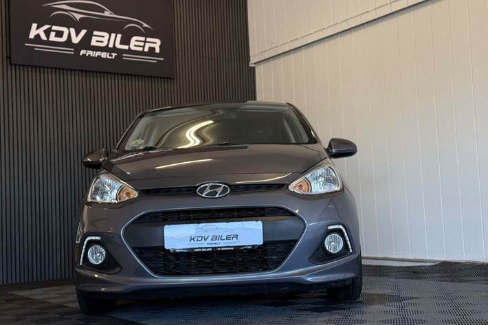 Blå Hyundai i10 fra 2016