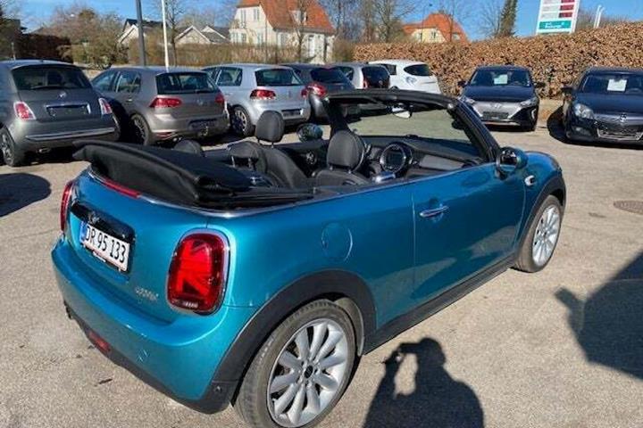 Turquoise Mini Cooper fra 2018