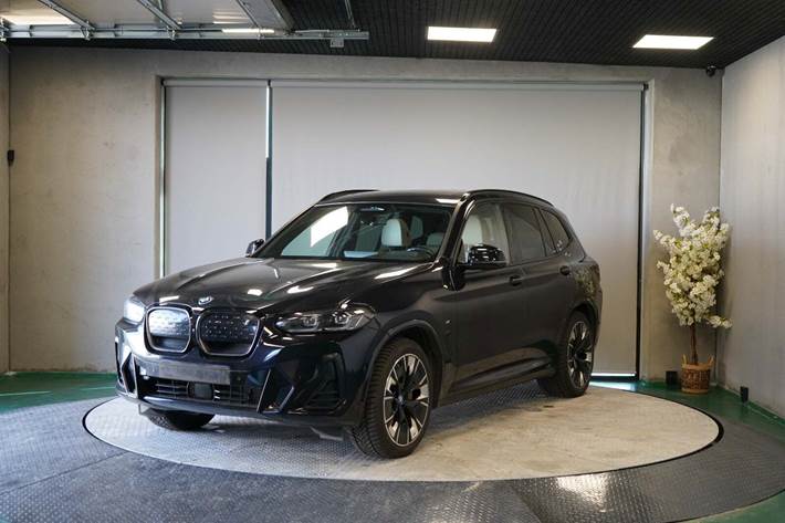 Sort BMW iX3 fra 2022