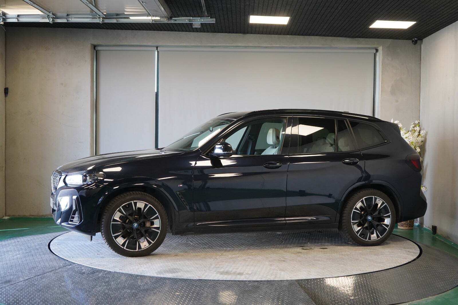 BMW iX3 Charged Plus M-Sport